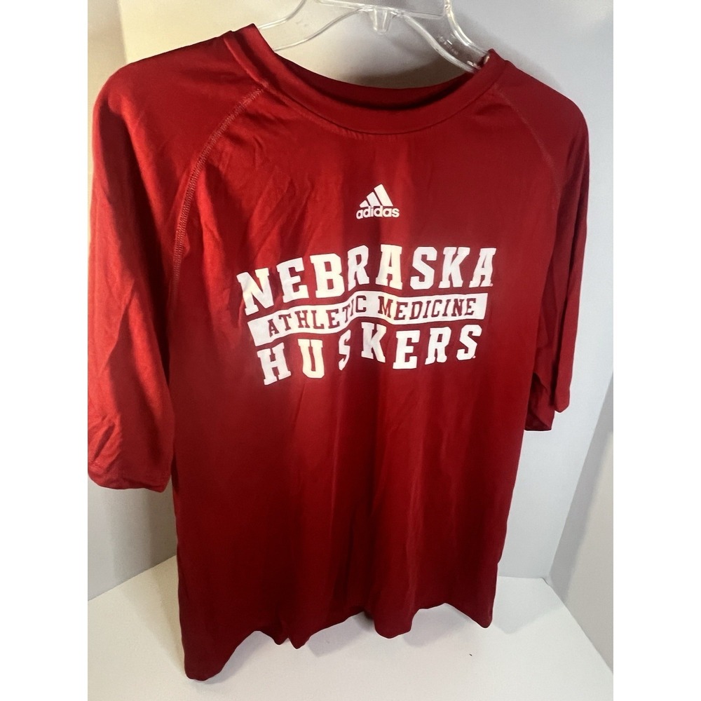 Nebraska Cornhuskers Athletics Medicine Adidas T-Shirt Red Size L Huskers NCAA